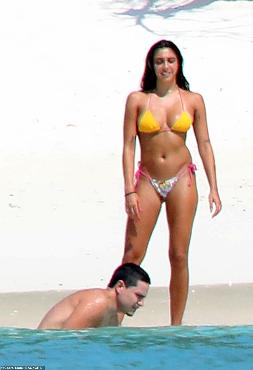 con gái Madonna mặc bikini ảnh 3 con gai Madonna mac bikini anh 3