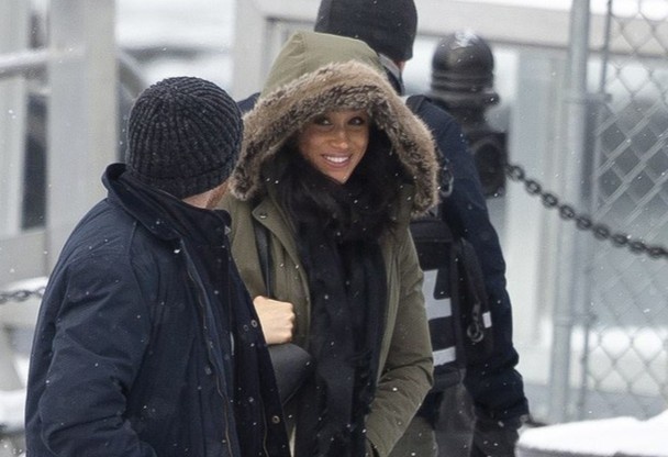 Meghan Markle lan dau lo dien sau khi roi hoang gia Anh hinh anh