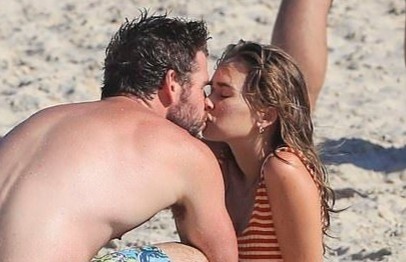 Liam Hemsworth hon tinh moi sau 5 thang ly hon Miley Cyrus hinh anh