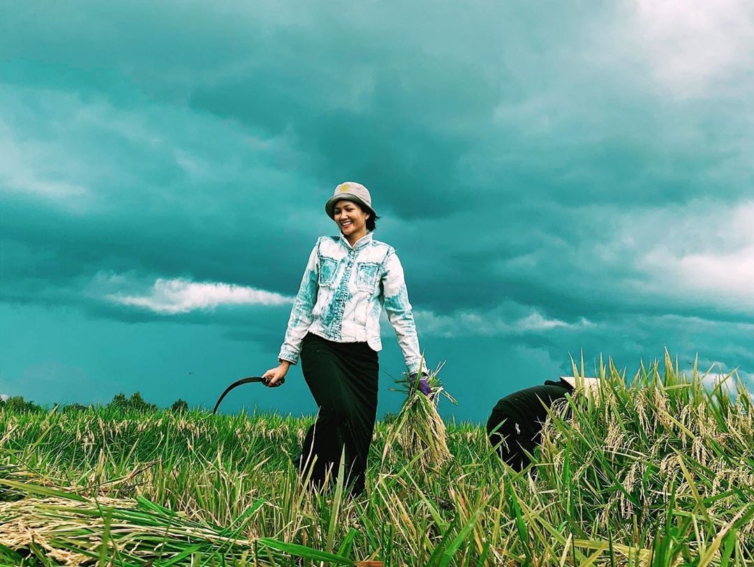 Hoa hau H'Hen Nie anh 3