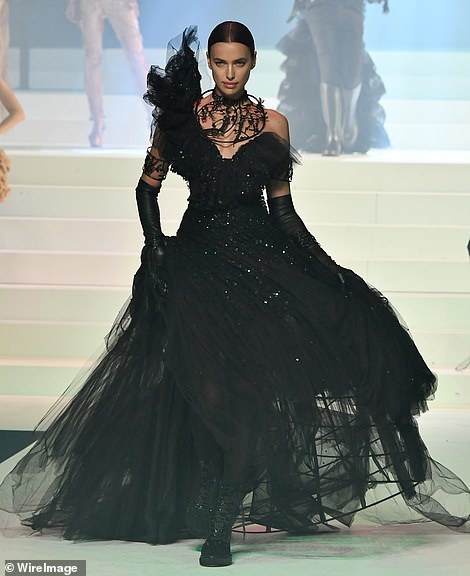 Bella Hadid mac xuyen thau anh 9