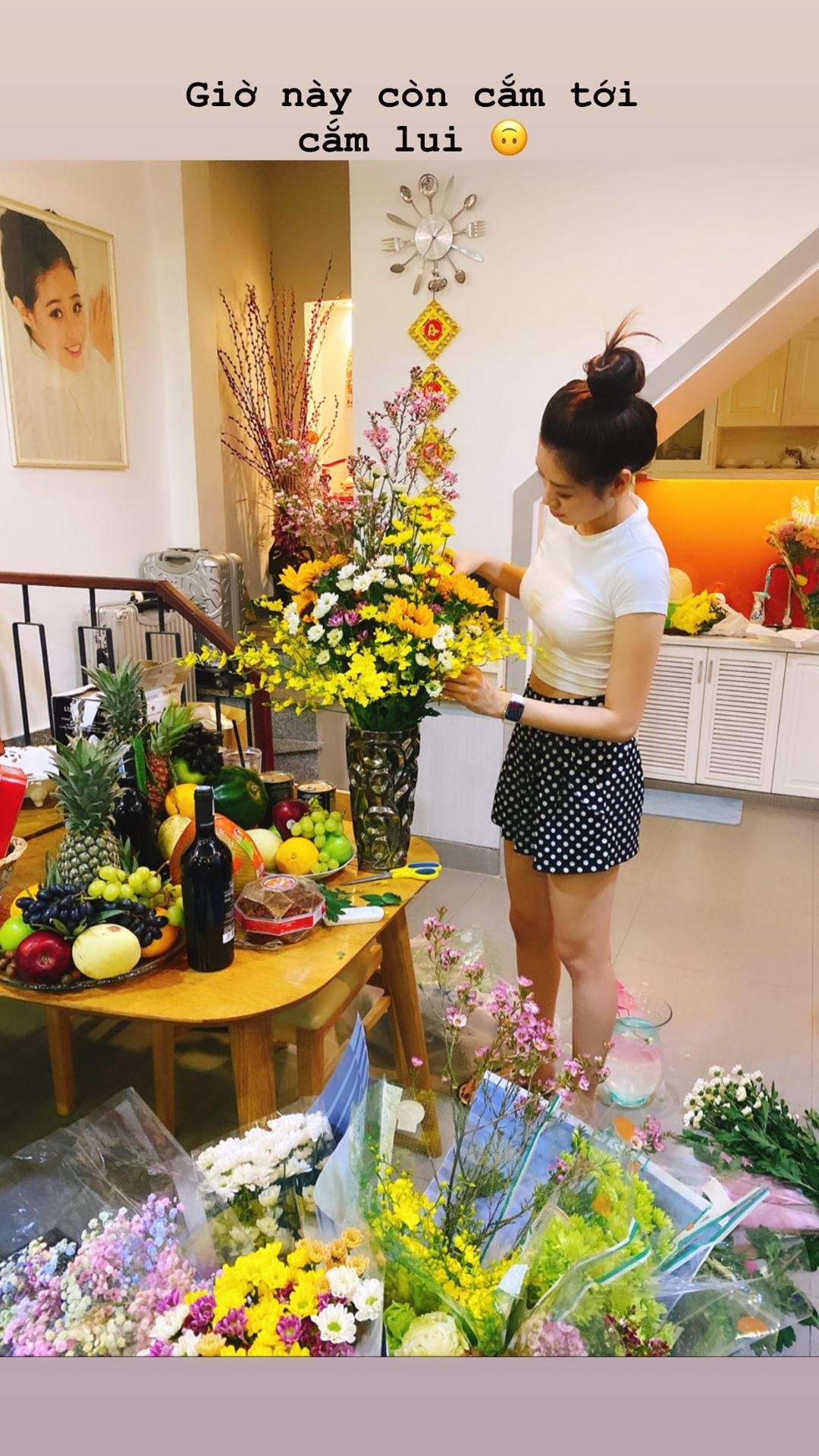 khánh vân cắm hoa đón tết ảnh 1 khanh van cam hoa don tet anh 1