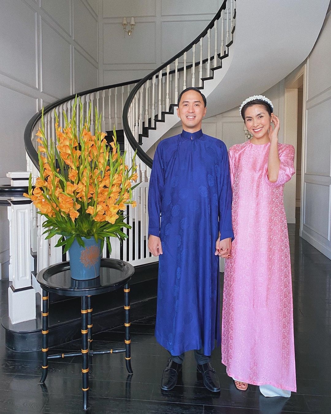 my nhan viet dien ao dai mung 1 tet anh 1