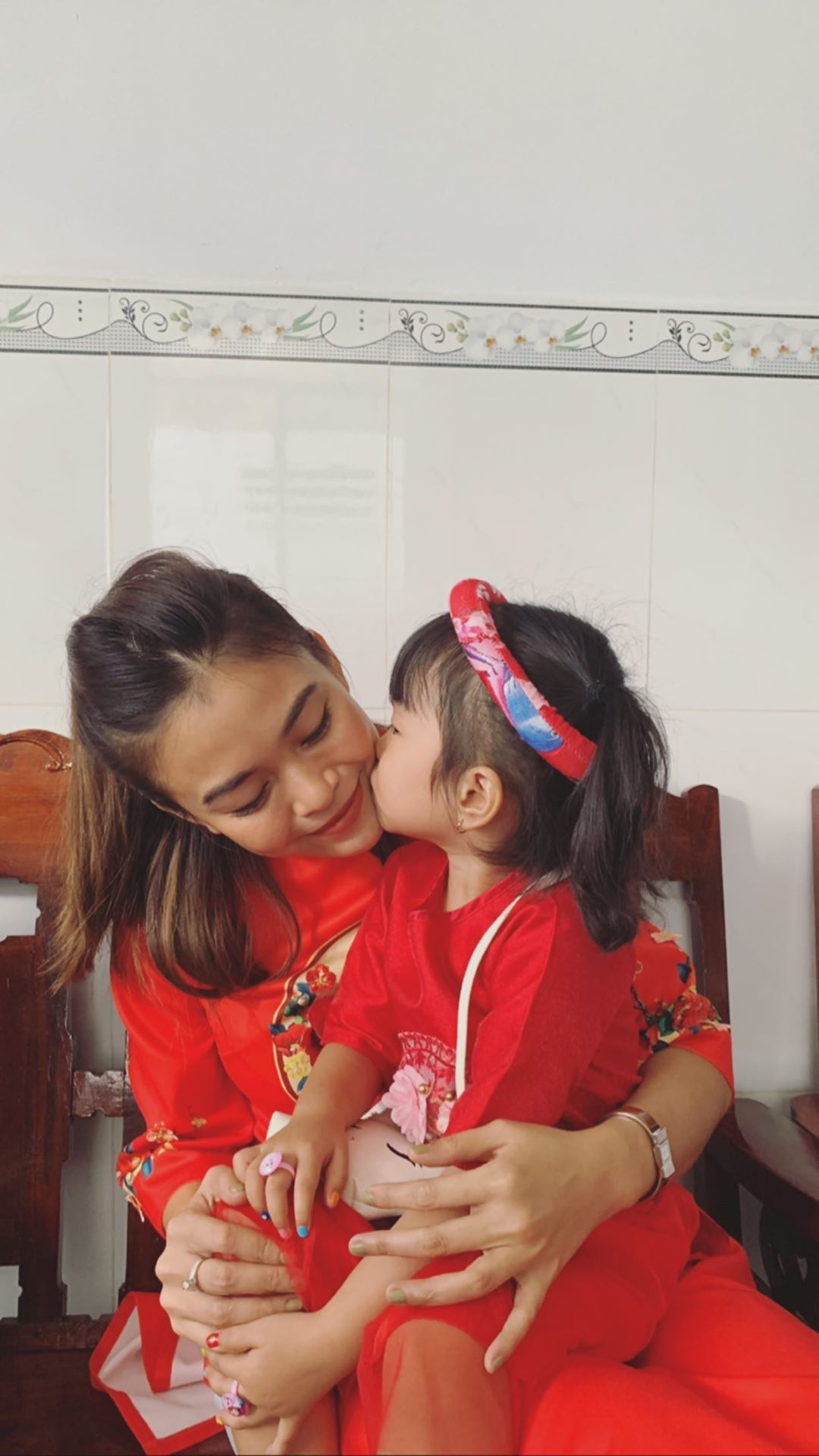 my nhan viet dien ao dai mung 1 tet anh 10