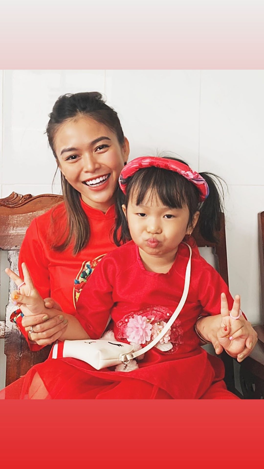 my nhan viet dien ao dai mung 1 tet anh 11