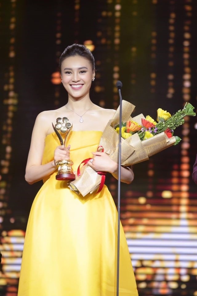 lan ngọc và dàn diễn viên cánh đồng bất tận ảnh 6 lan ngoc va dan dien vien canh dong bat tan anh 6