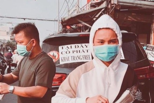 Phuong My Chi, Bang Di than kho mua khau trang giua dich virus corona hinh anh