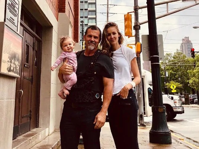 Thanos bi phan doi vi dang hinh vo anh 2