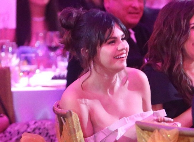 Selena Gomez dien vay ton vong mot o su kien hinh anh