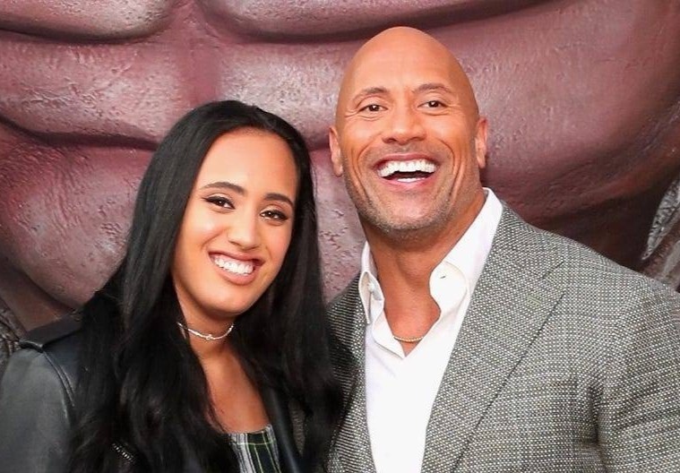 Con gai 19 tuoi noi nghiep do vat cua tai tu The Rock hinh anh