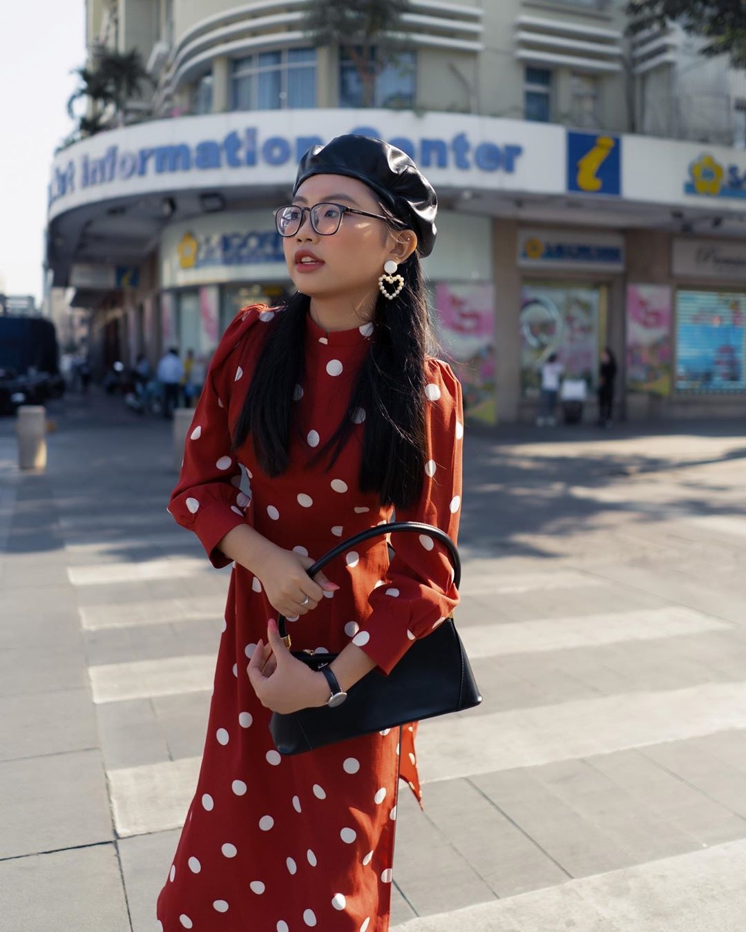 phuong my chi su dung hang hieu anh 12