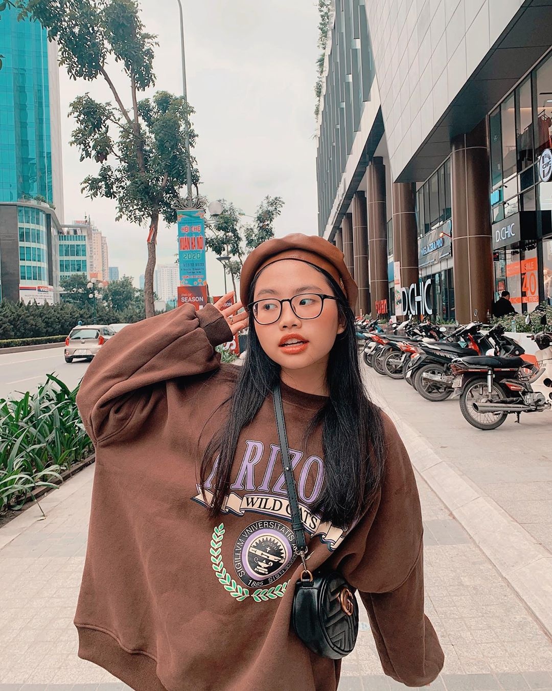 phuong my chi su dung hang hieu anh 2