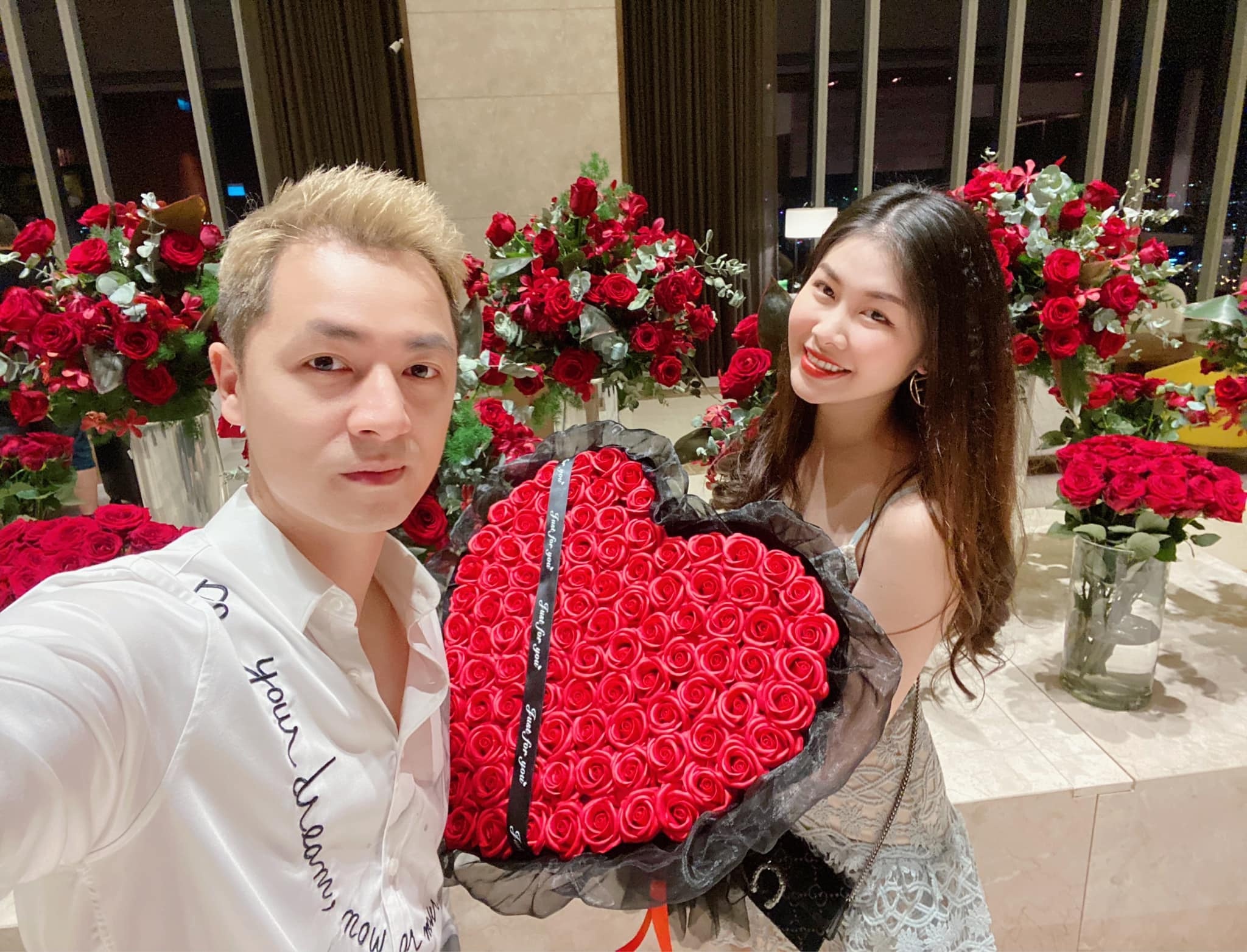 sao Việt khoe quà Valentine ảnh 1 sao Viet khoe qua Valentine anh 1