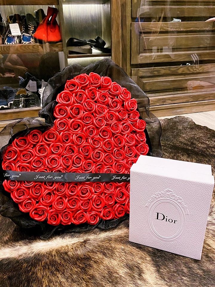 sao Việt khoe quà Valentine ảnh 2 sao Viet khoe qua Valentine anh 2