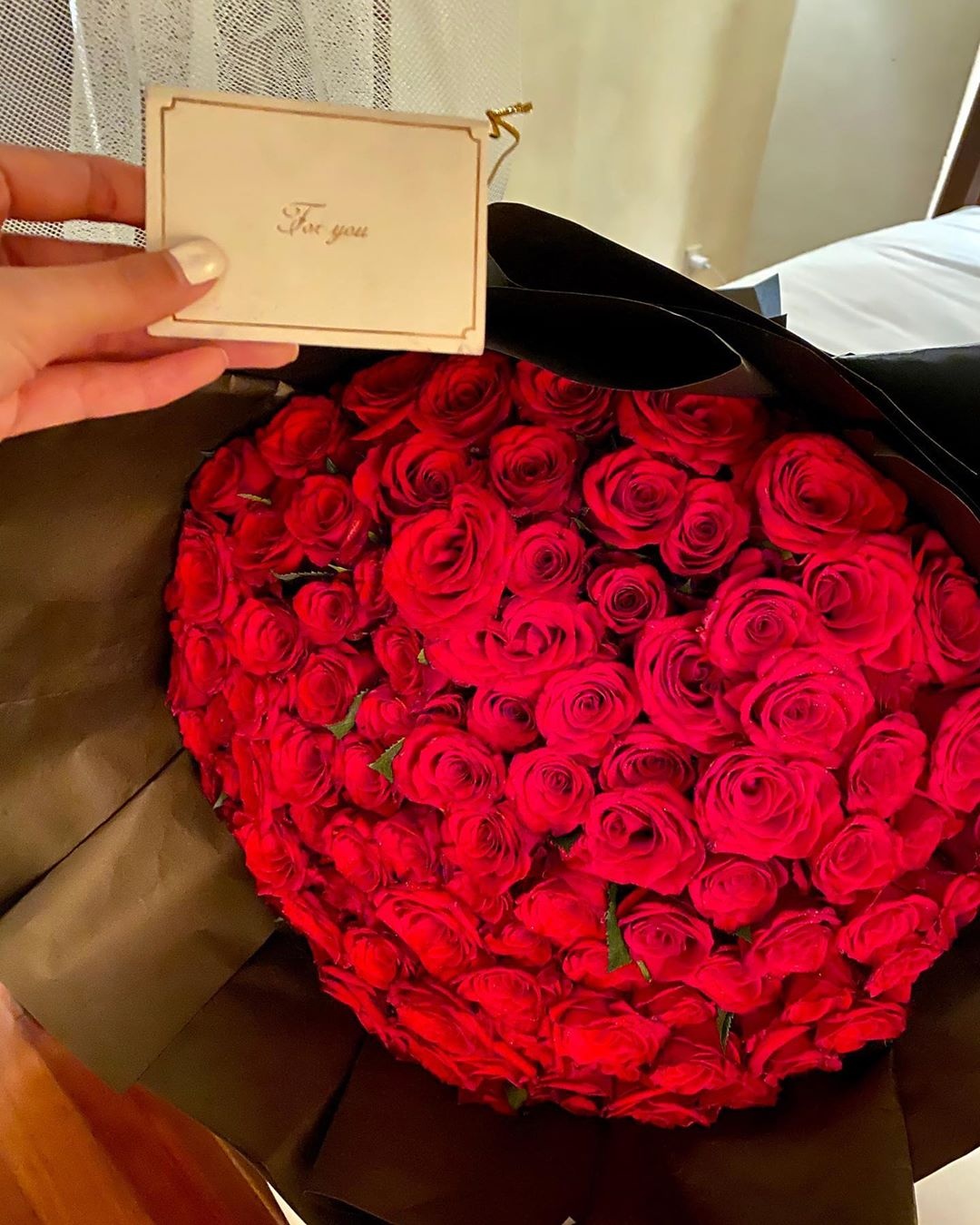 sao viet tang qua ban gai ngay Valentine anh 10