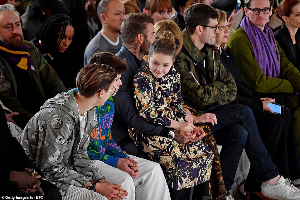 cac con trong show cua victoria beckham anh 6