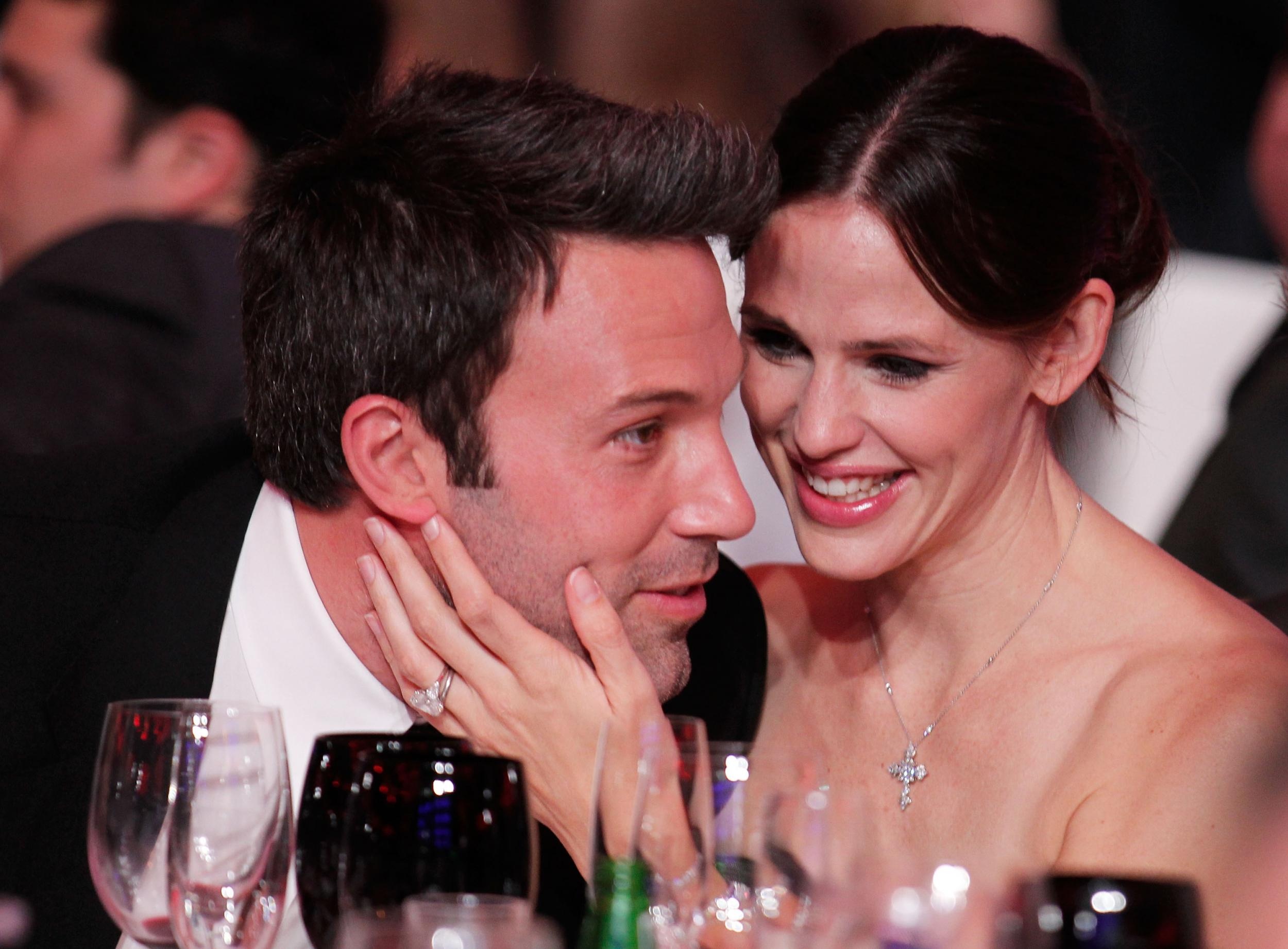 Ben Affleck an han khi de mat Jennifer Garner anh 1