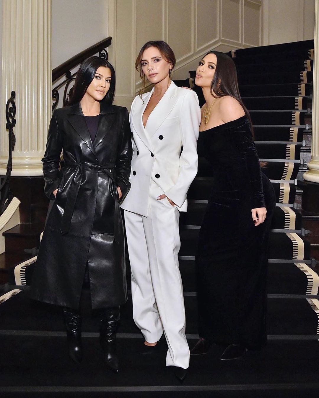 Victoria Beckham khoe chan dai anh 7