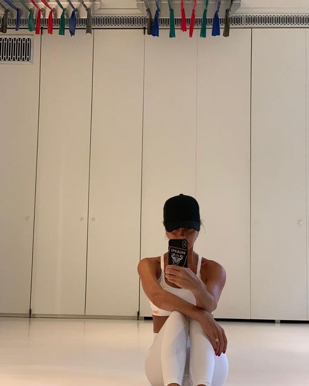 Victoria Beckham khoe chân dài ảnh 5 Victoria Beckham khoe chan dai anh 5