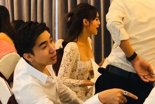 Lan Ngoc - Chi Dan va nhung cap sao lo bang chung hen ho hinh anh