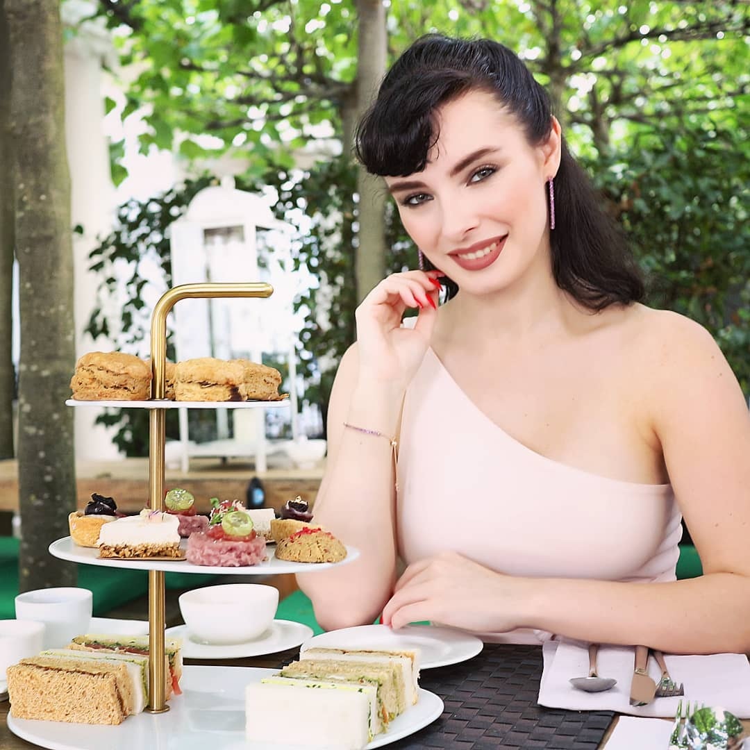 nguoi dep bi loai khoi hoa hau Anh anh 1