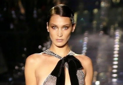 Bella Hadid buc xuc khi nguoi Trung Quoc bi phan biet doi xu hinh anh