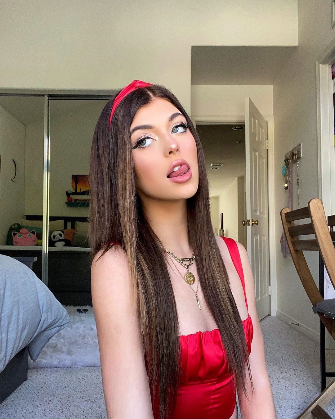 sao nu trong MV taylor swift anh 9