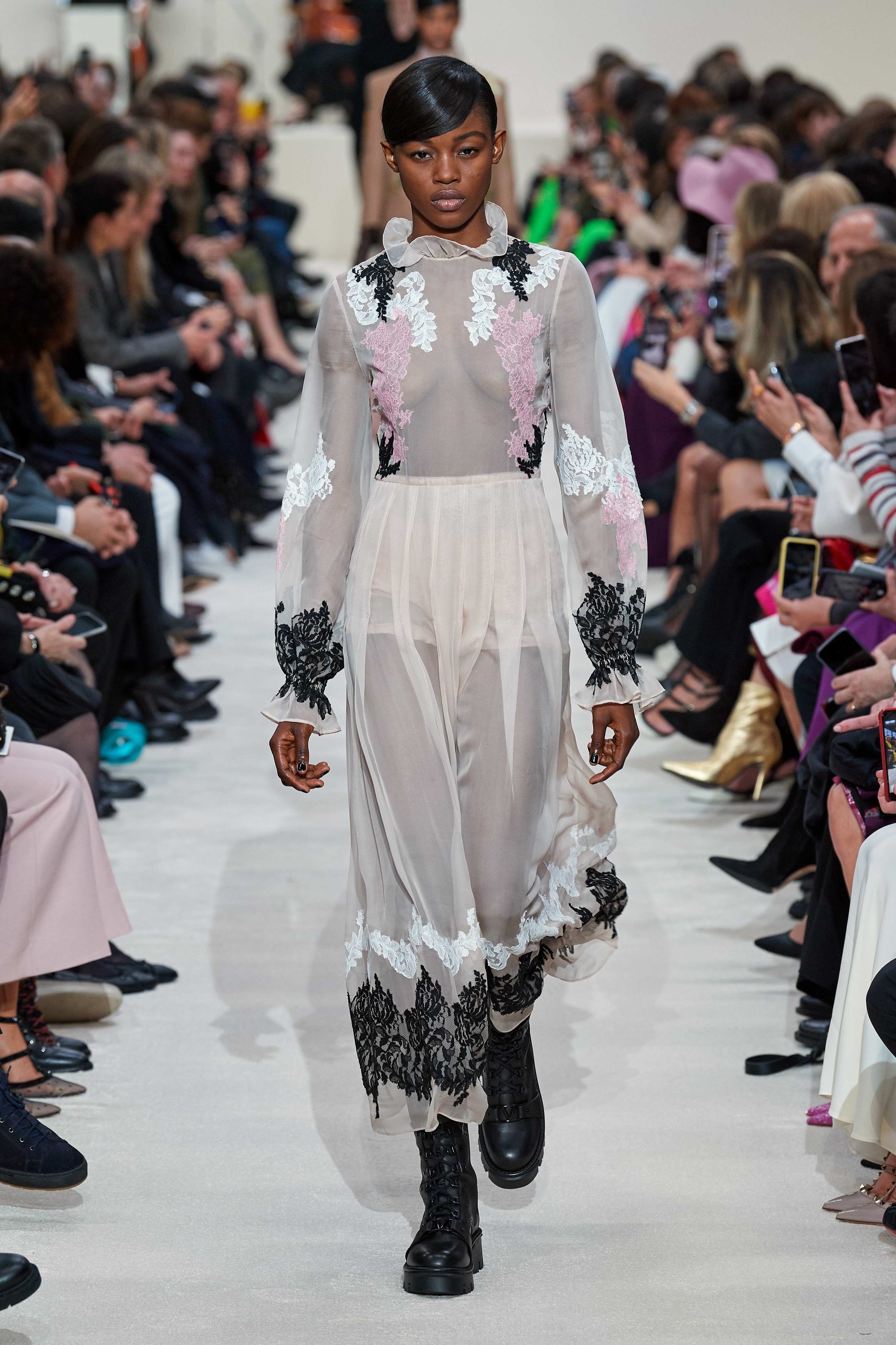 người mẫu ngực trần ảnh 14 nguoi mau nguc tran anh 14