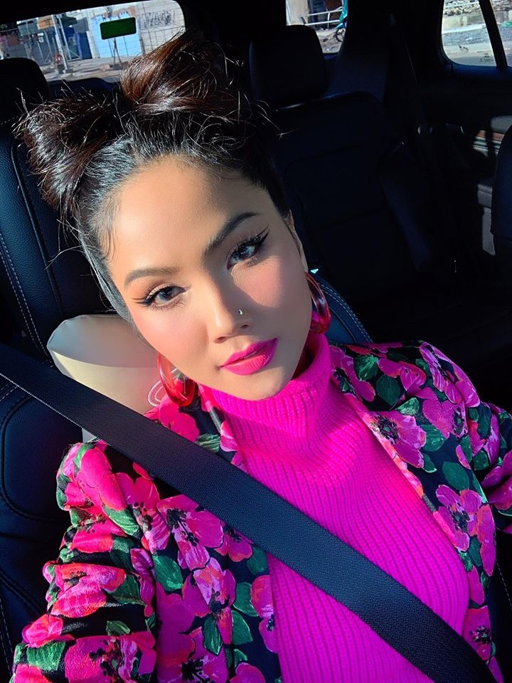 h'hen nie khoe dang voi ao tam anh 9