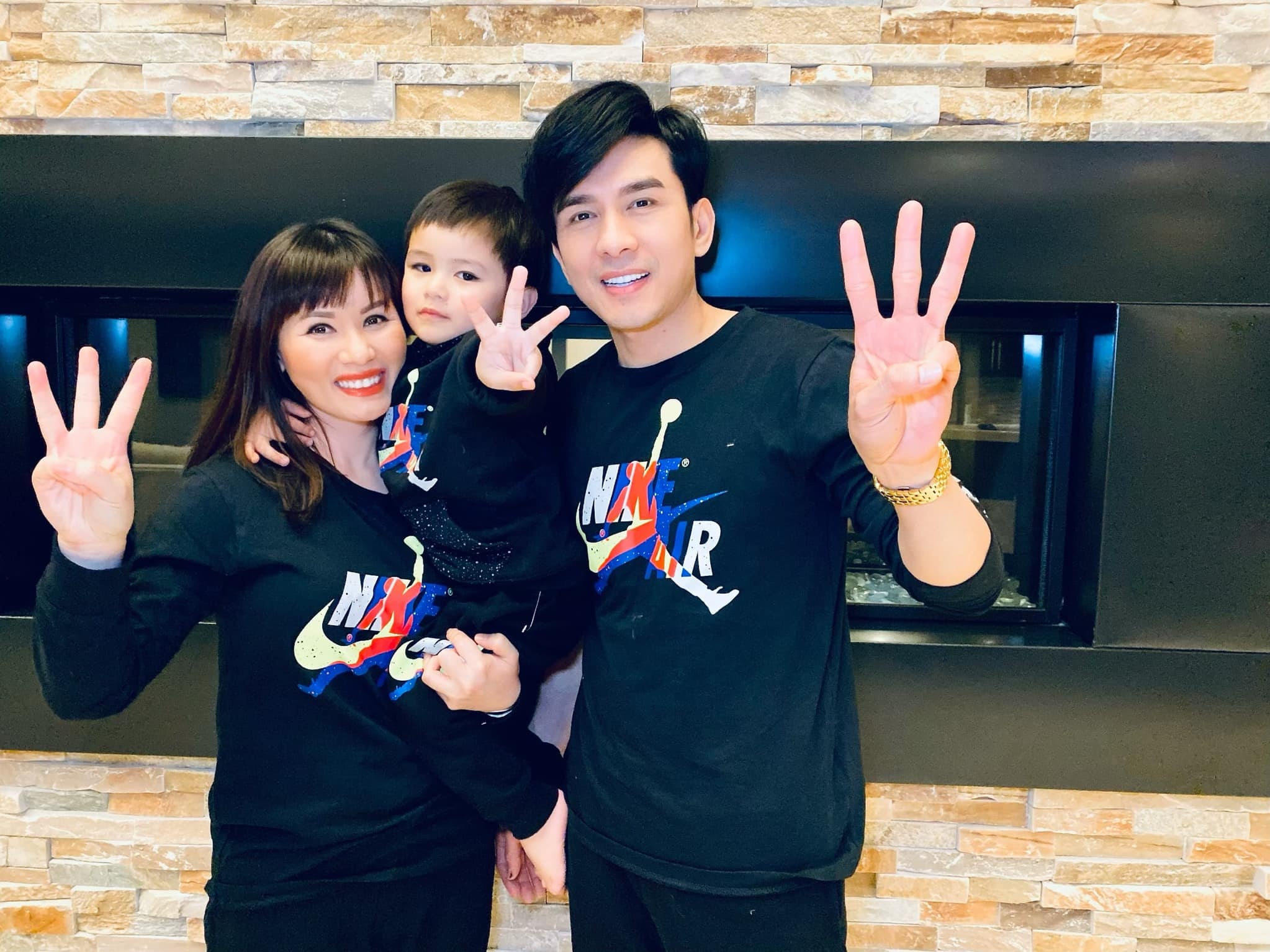 sao Việt ở Mỹ chống dịch Covid-19 ảnh 1 sao Viet o My chong dich Covid-19 anh 1