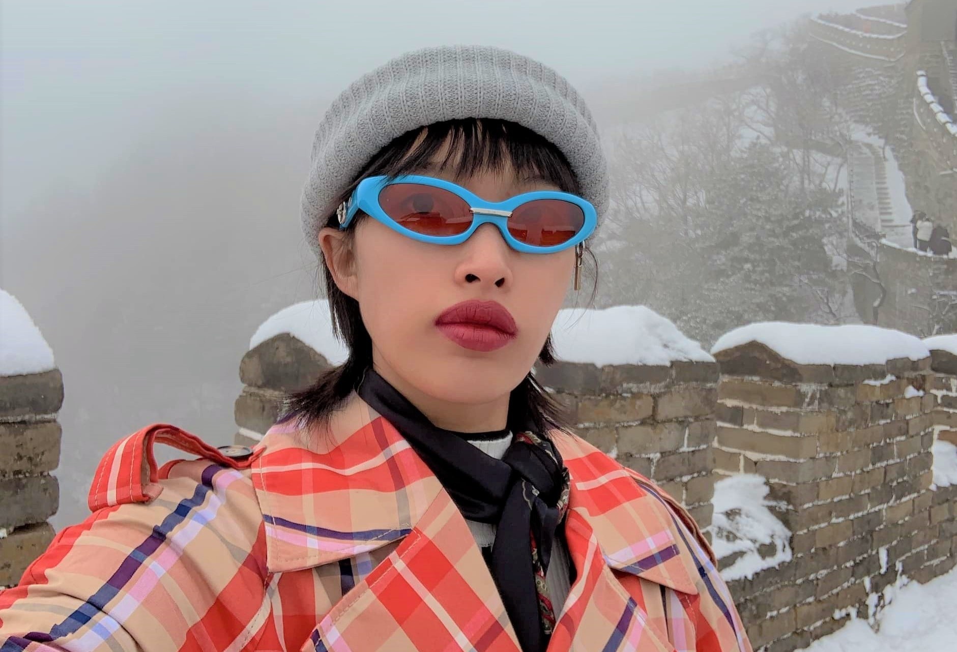 Nguoi mau Viet o Anh: 'Toi bi ky thi khi mang khau trang' hinh anh