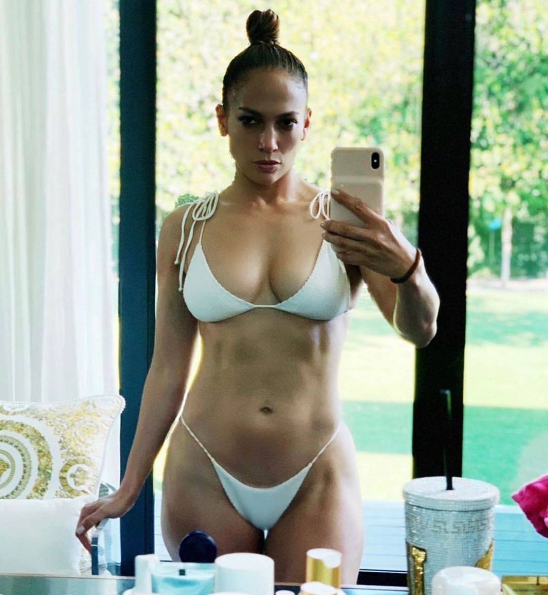 jennifer lopez khoe dang tuoi 51 anh 8