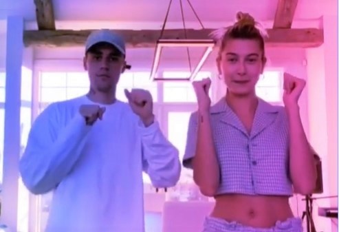 Sao Hollywood nhay cover, dien thoi trang khi han che ra duong hinh anh