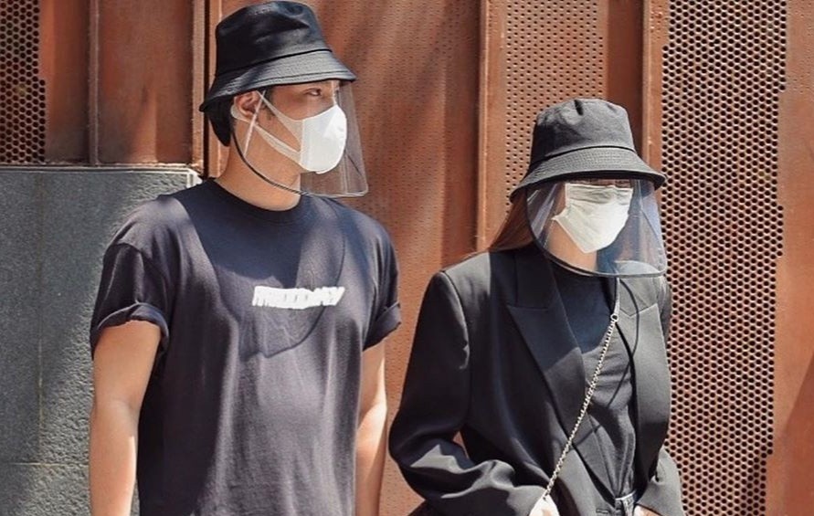 Sao Viet mac gi khi xuong pho? hinh anh