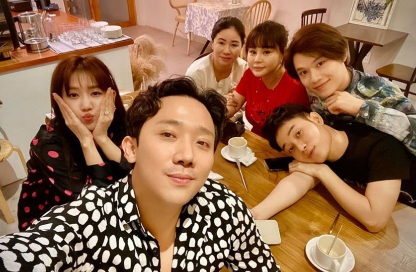 Sao Viet nau an, quay quan ben gia dinh khi trong lich hinh anh