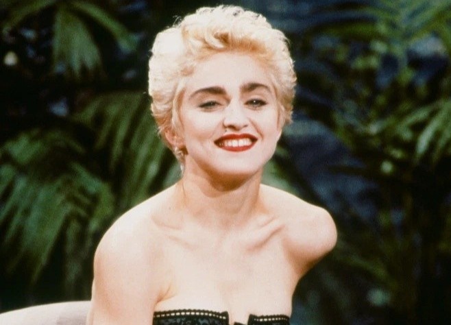 Nhan sac Madonna thay doi the nao sau gan 4 thap ky? hinh anh