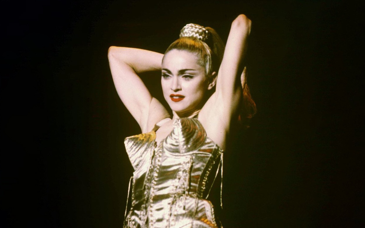 nhan sac madonna 4 thap ky qua anh 4