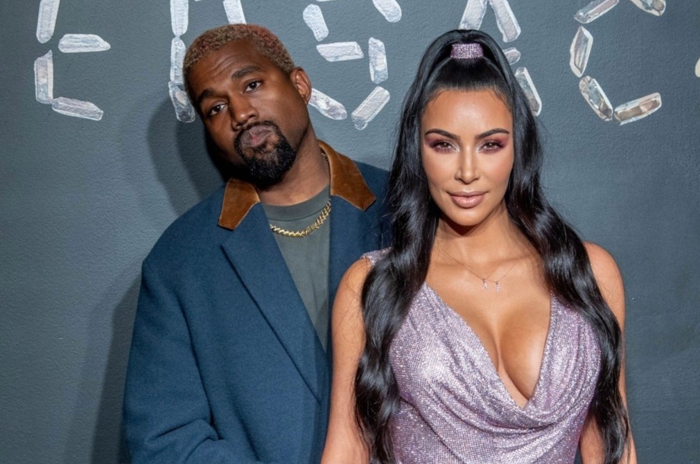 Chong Kim Kardashian buon khi bi ky thi hinh anh