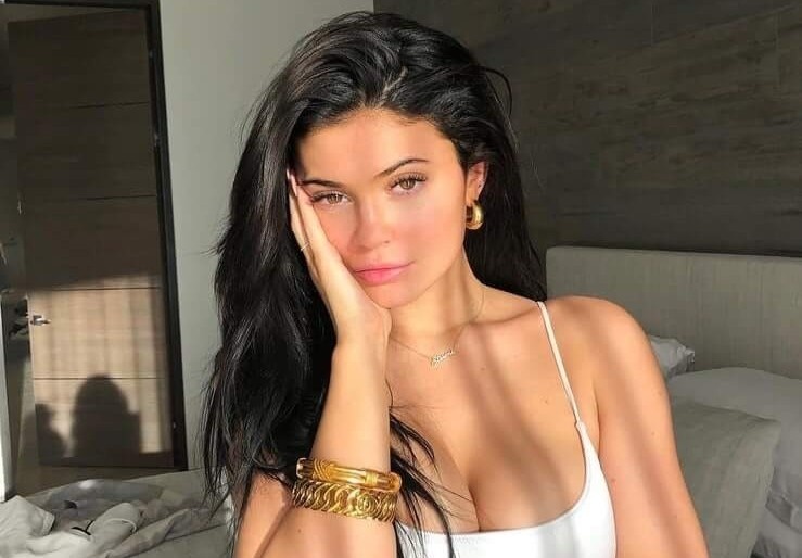 Kylie Jenner ung ho mot trieu USD sau khi bi che keo kiet hinh anh