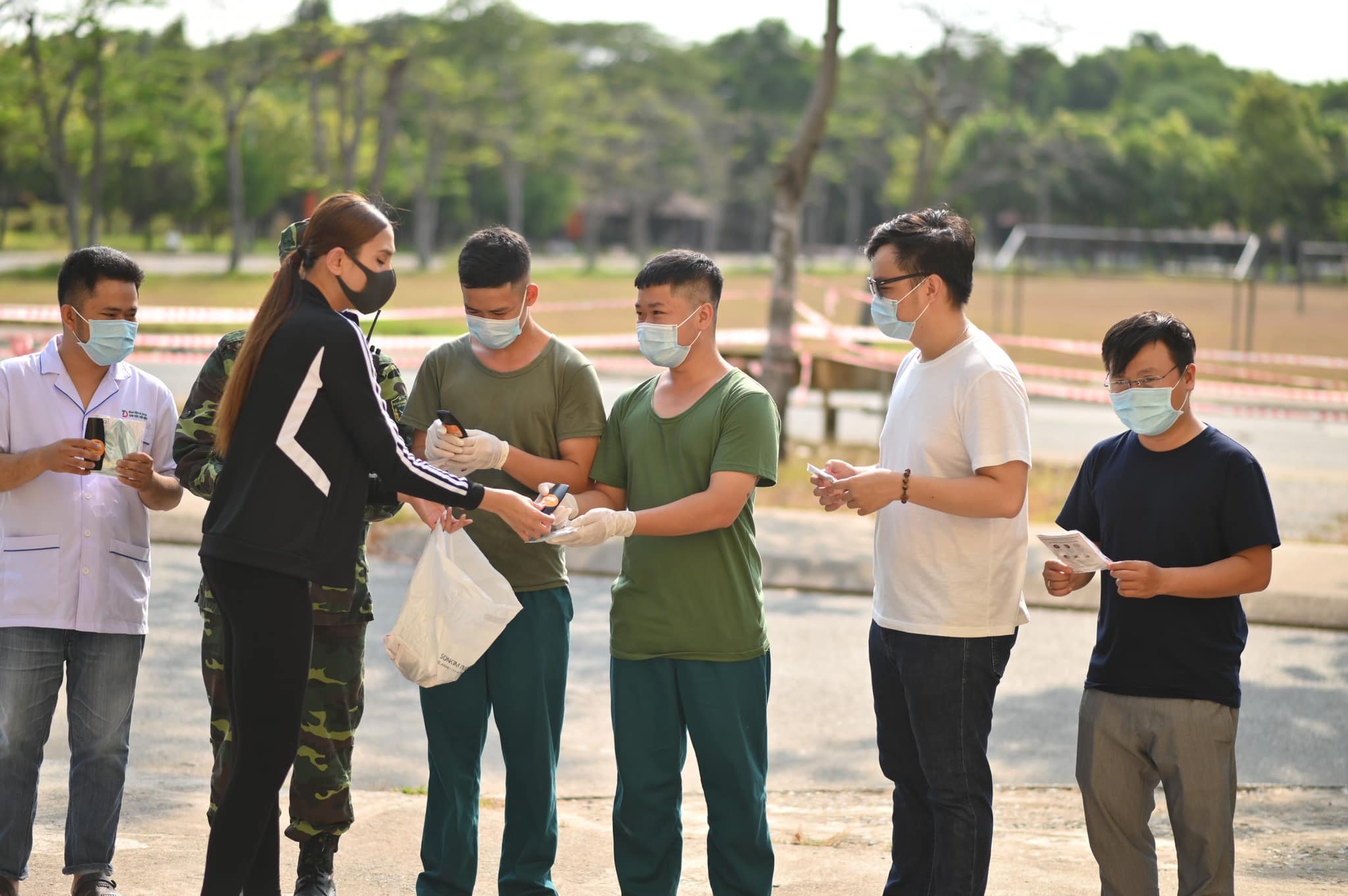 vo hoang yen tang 1000 khau trang anh 1