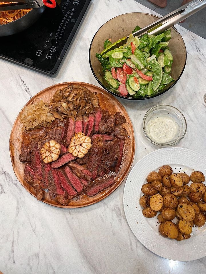 sao Viet duoc khen nau an gioi anh 7