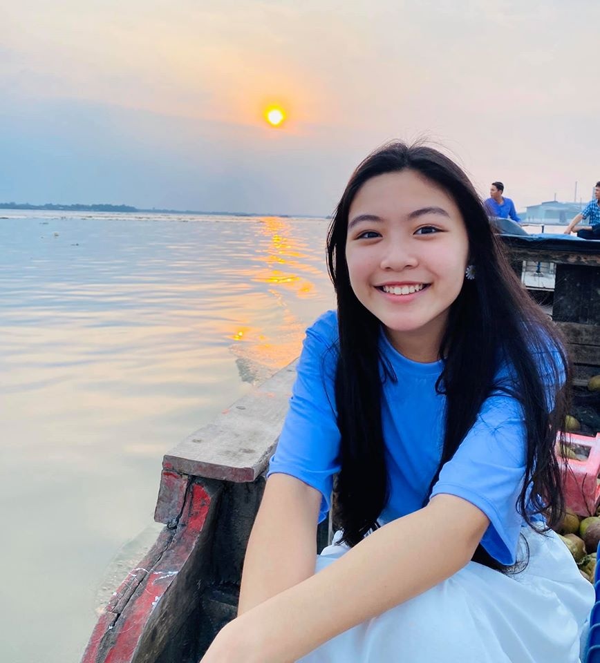 con gai Quyen Linh cao vuot troi anh 3