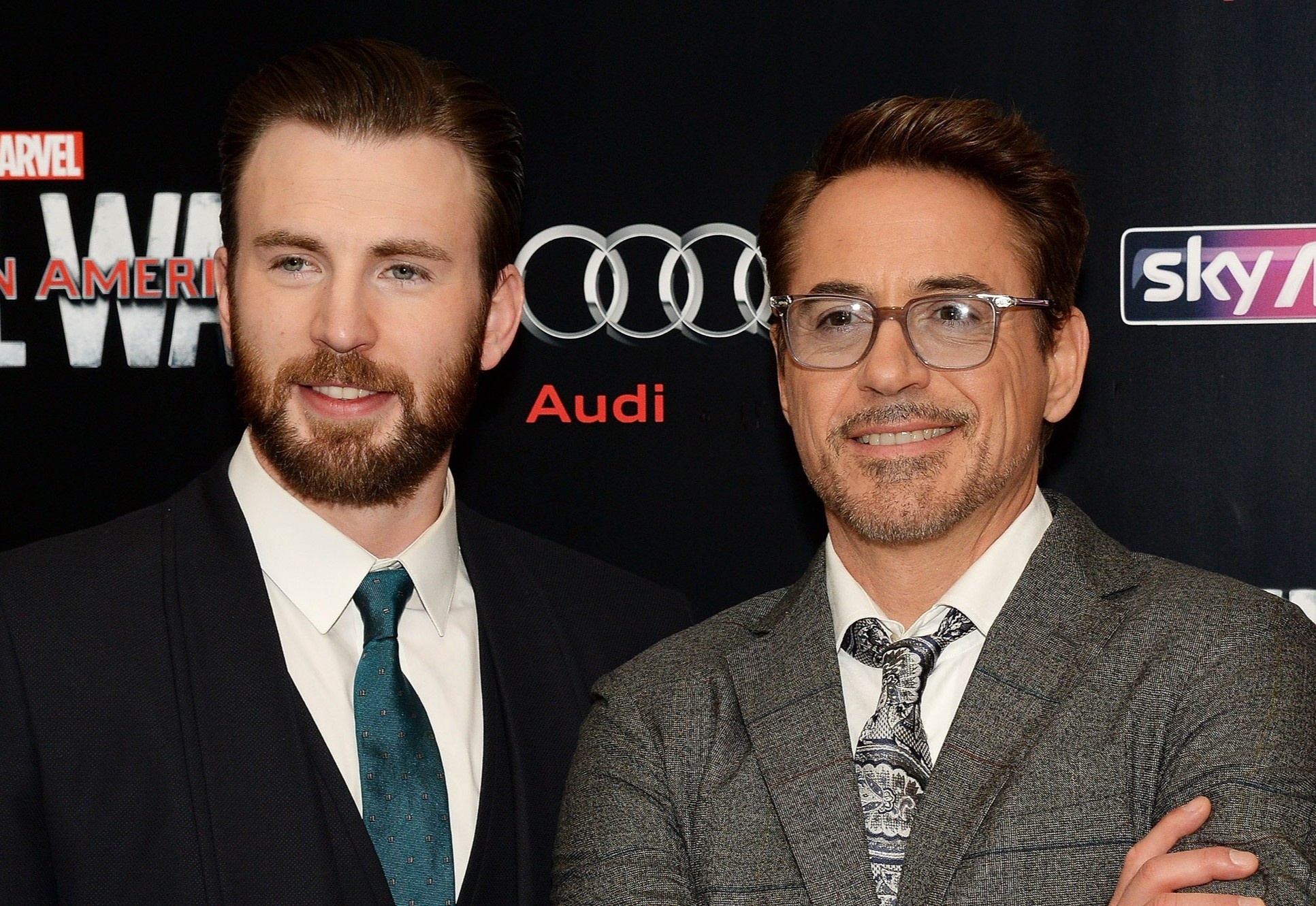 Dan sao Marvel chuc mung sinh nhat tai tu ‘Nguoi Sat’ hinh anh