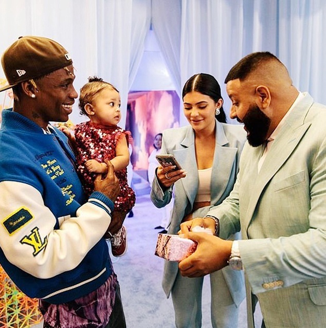 cuộc sống xa xỉ của con gái kylie jenner ảnh 12 cuoc song xa xi cua con gai kylie jenner anh 12