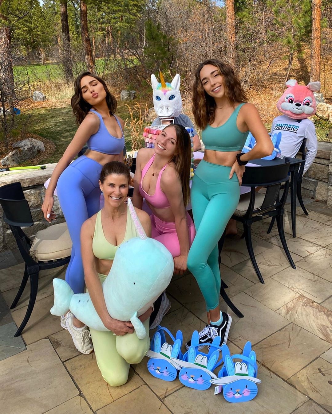 sao Hollywood mac goi cam le phuc sinh anh 8