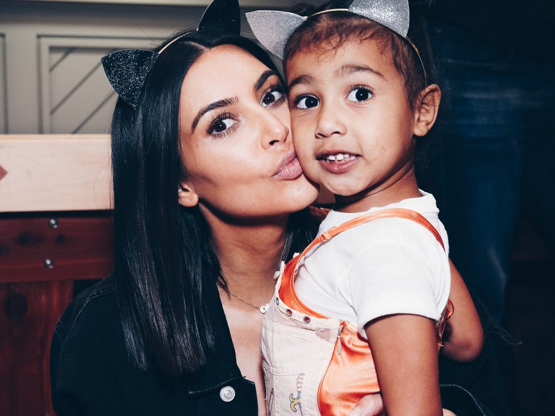 kim kardashian khong tam goi anh 2