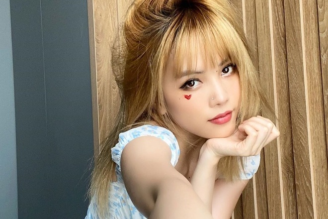 Thieu Bao Tram, Min dien dep khi chup anh o nha hinh anh