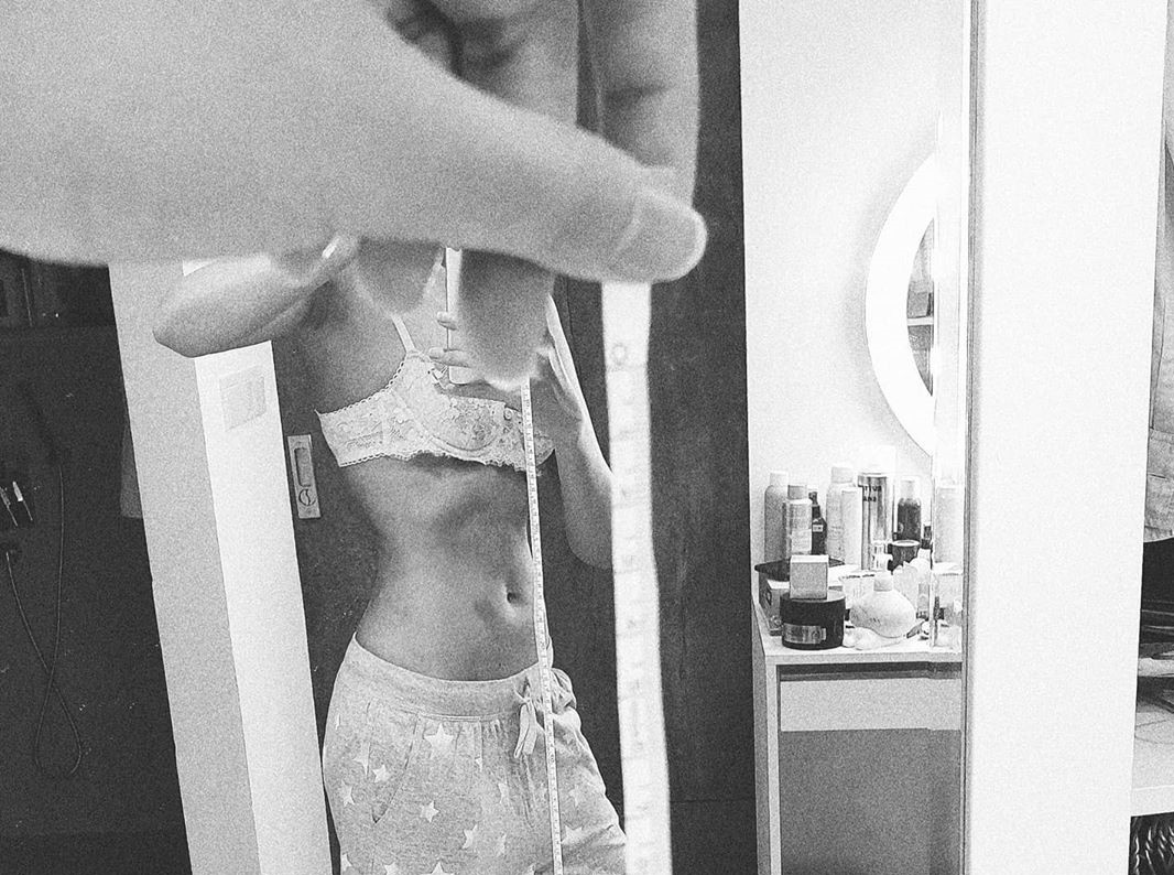 my nhan viet co vong eo thon gon anh 2