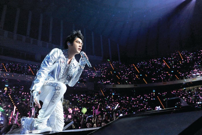 Chau Kiet Luan hanh phuc ben vo con anh 2