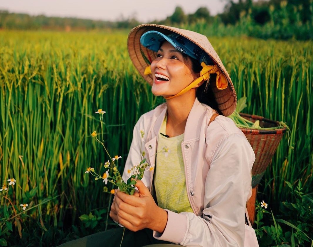 h'hen nie dong phim sau khi het dich anh 1